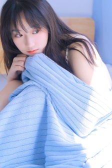 强吻扒胸摸屁